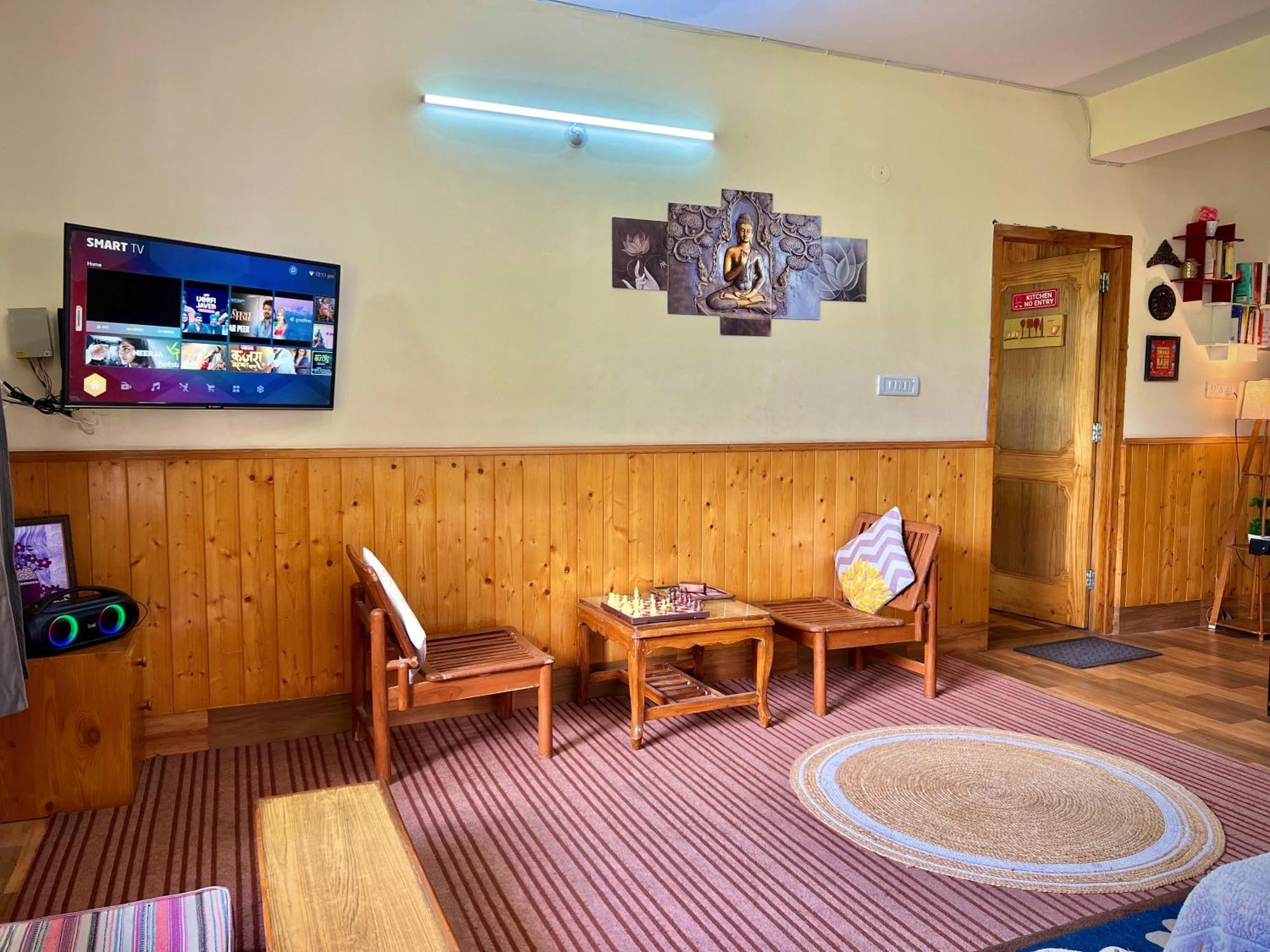 Urban Monk And Cafe Homestay